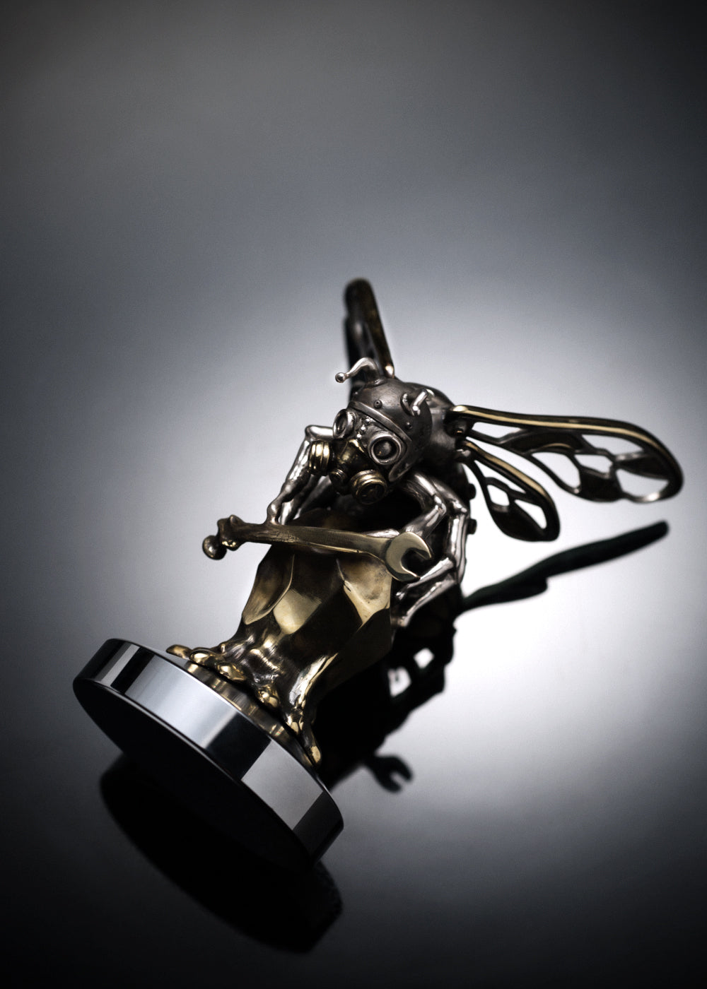Racing Bee Coffee Press Stand