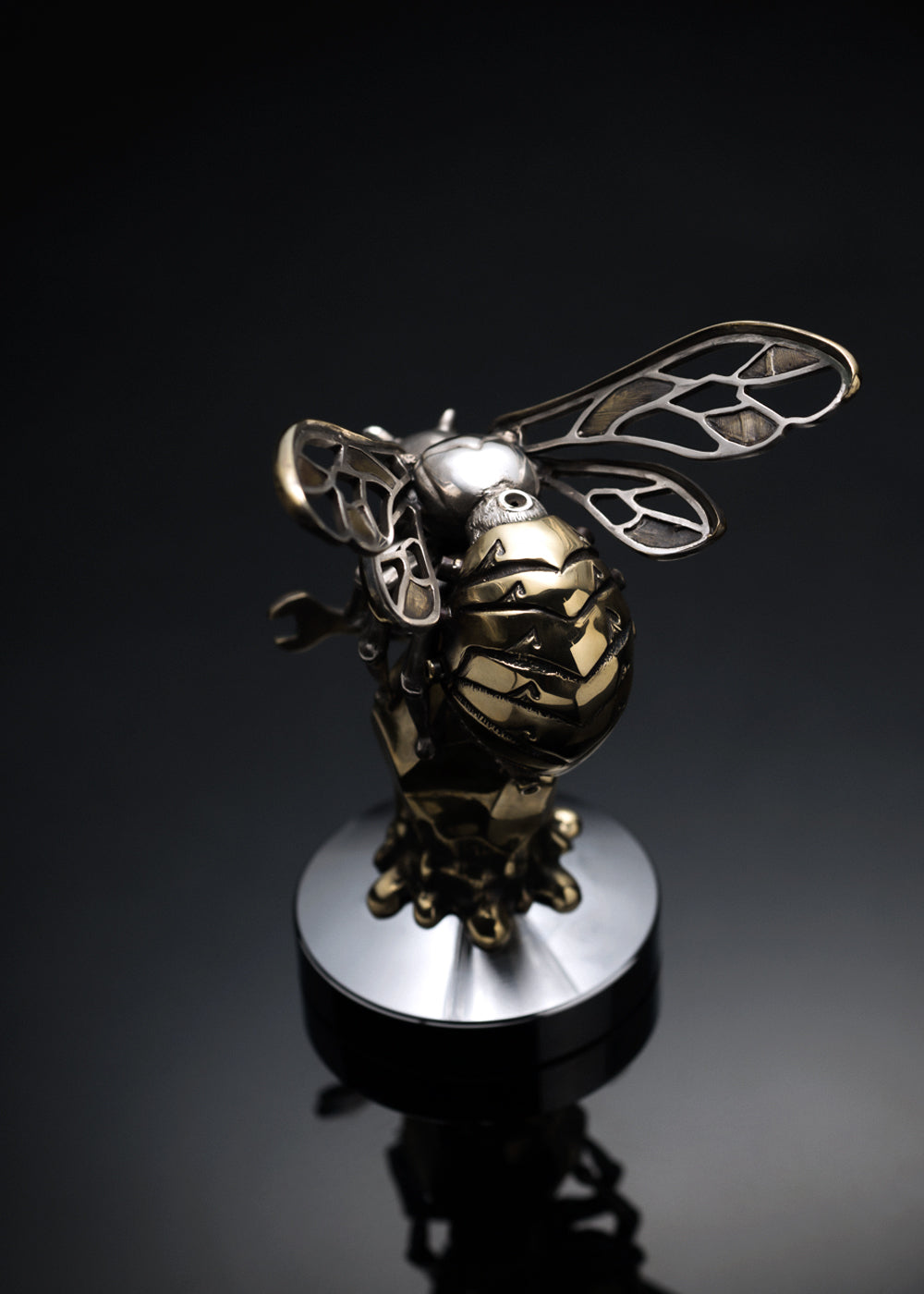 Racing Bee Coffee Press Stand