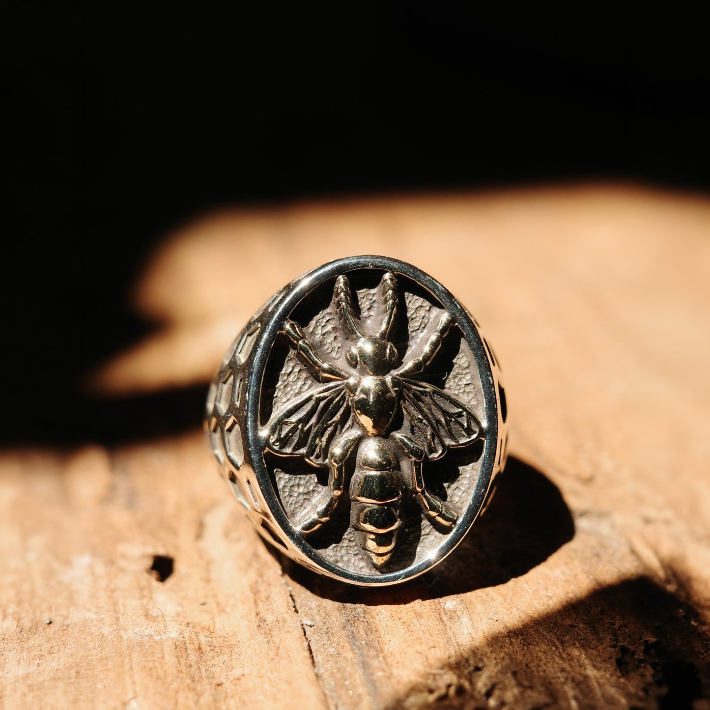 THE BEE RING — Spirit of the Hive